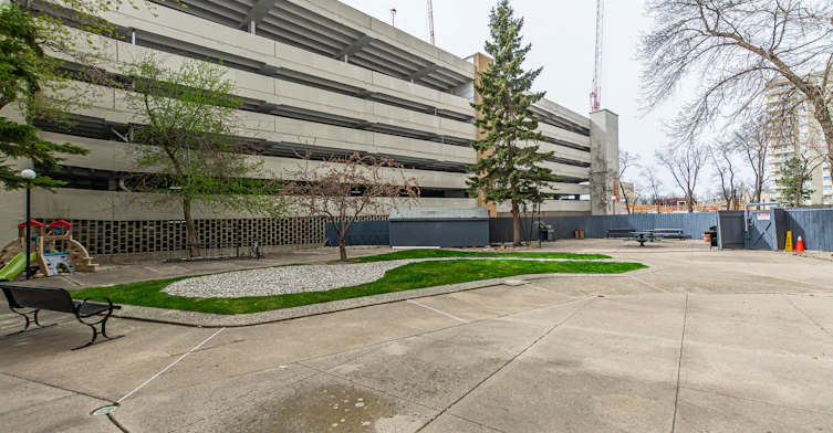 8510 111 Street Northwest, Edmonton, AB, T6G 1H7 - 10
