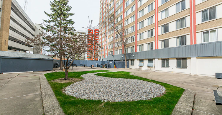 8510 111 Street Northwest, Edmonton, AB, T6G 1H7 - 11