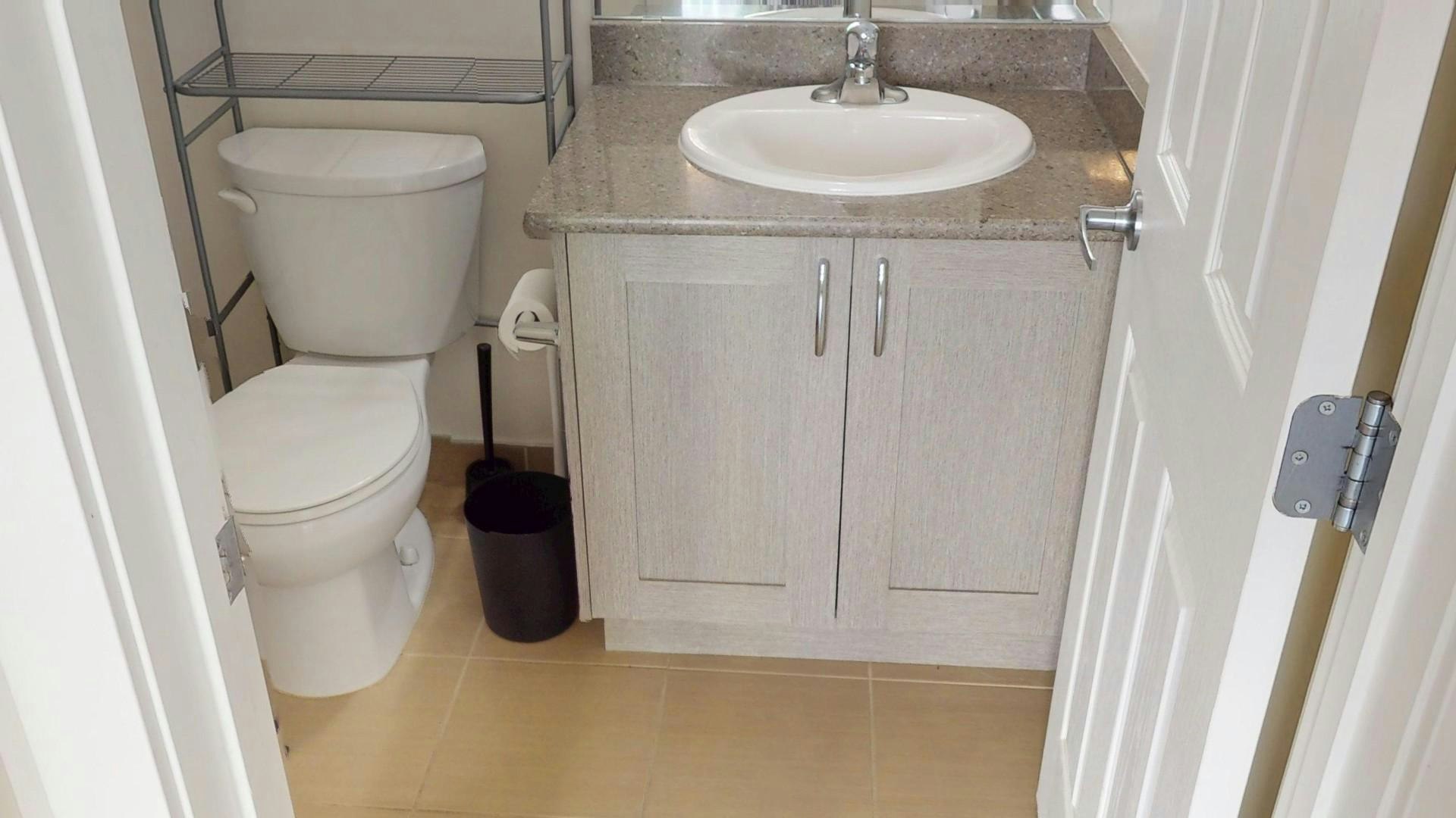 10 Brentwood Common Nw, Calgary, AB, T2L 2L6 - 9