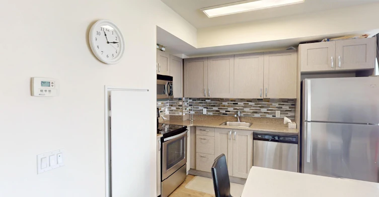 10 Brentwood Common Nw, Calgary, AB, T2L 2L6 - 3