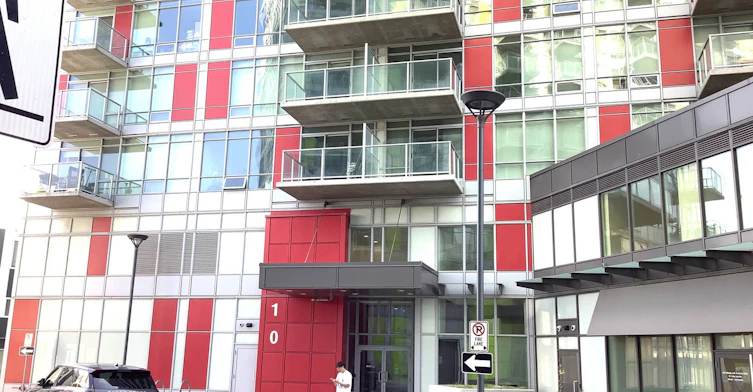 10 Brentwood Common Nw, Calgary, AB, T2L 2L6 - 13