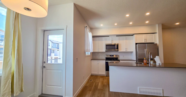 325-65 Belvedere Point Southeast, Calgary, AB, T2A 7Y9 - 2