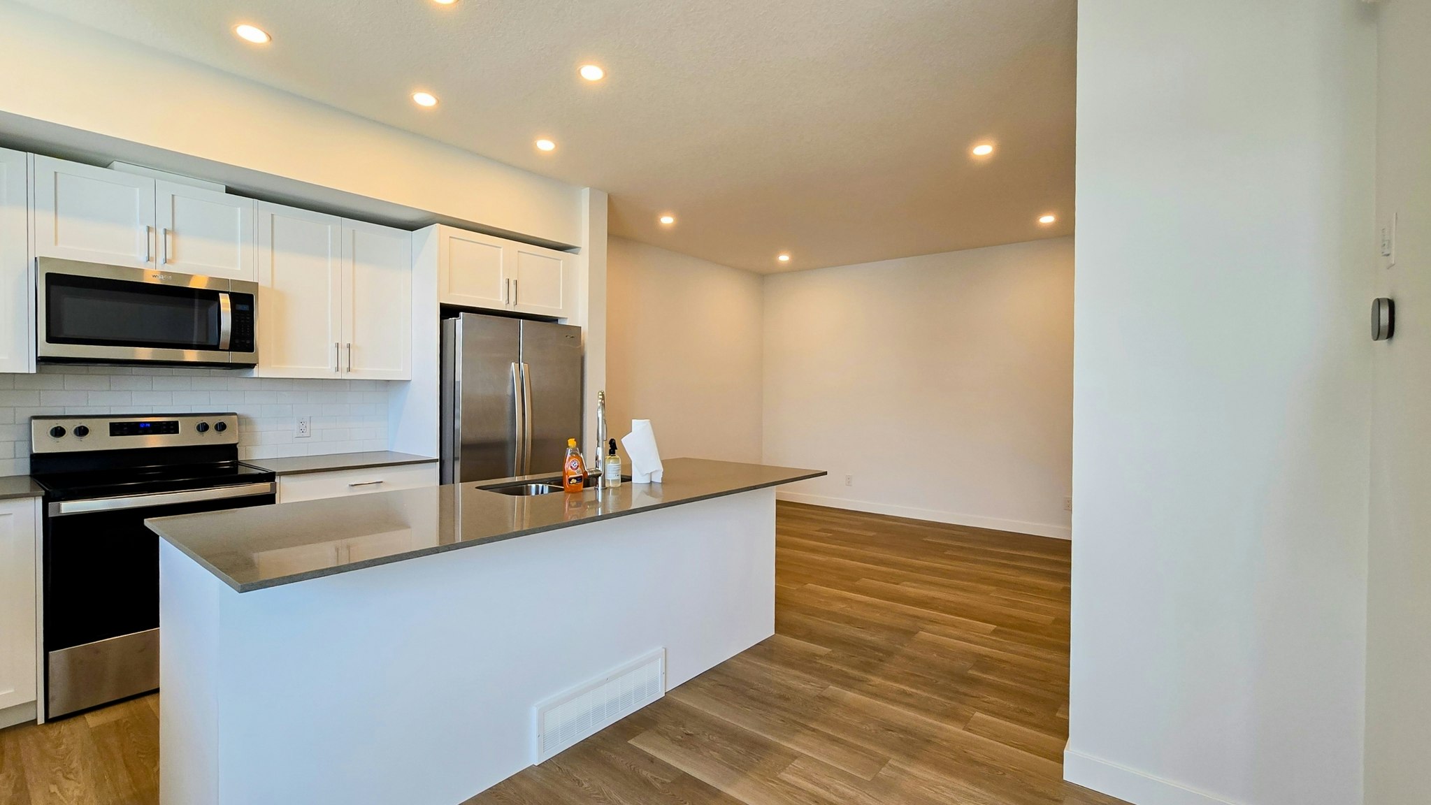325-65 Belvedere Point Southeast, Calgary, AB, T2A 7Y9 - 3