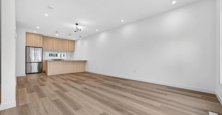 18-13516 115 Avenue Northwest, Edmonton, AB, T5M 3A8 - 2