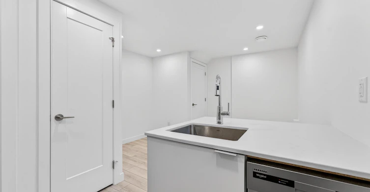 14-13516 115 Avenue Northwest, Edmonton, AB, T5M 3A8 - 8