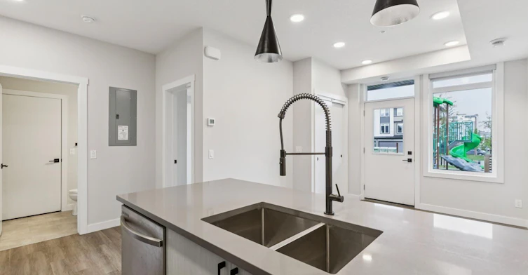 Cedar-14545 1 Street Northwest, Calgary, AB, T3P 1T1 - 5