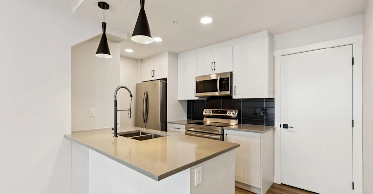 Cali 2-14545 1 Street Northwest, Calgary, AB, T3P 1T1 - 3