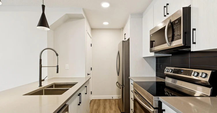 Cali 2-14545 1 Street Northwest, Calgary, AB, T3P 1T1 - 4