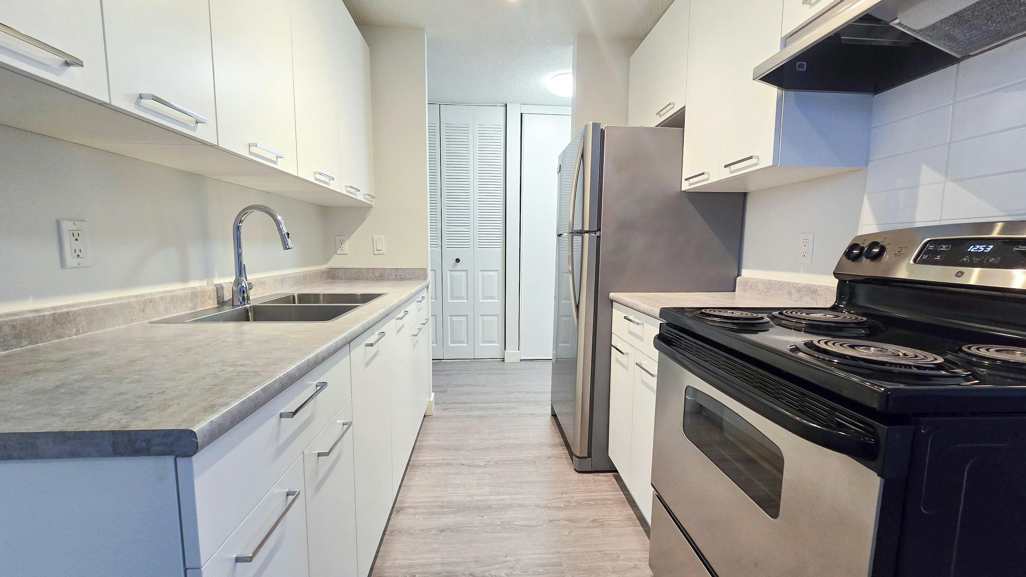 Premium-16304 100 Street NW, Edmonton, AB, T5X 5J6 - 3