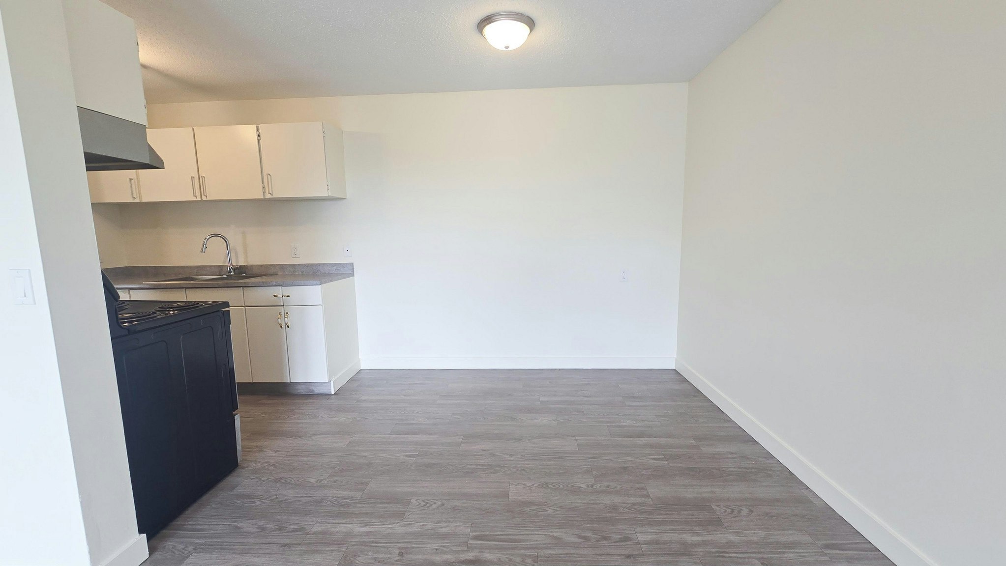 Classic-16304 100 Street NW, Edmonton, AB, T5X 5J6 - 3