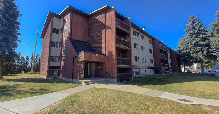 Premium-16304 100 Street NW, Edmonton, AB, T5X 5J6 - 5