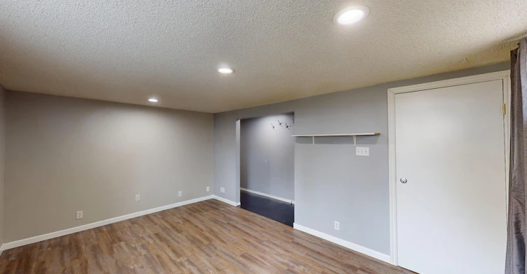 1516 46 Street SE, Calgary, AB, T2A 1N8 - 3
