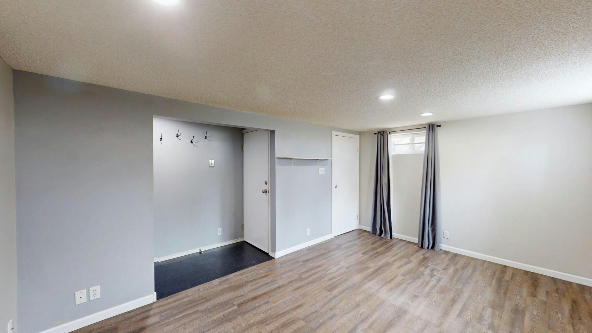 1516 46 Street SE, Calgary, AB, T2A 1N8 - 2