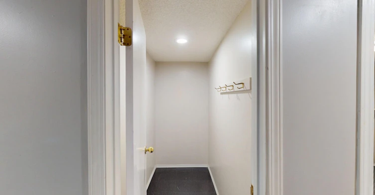 1516 46 Street SE, Calgary, AB, T2A 1N8 - 12