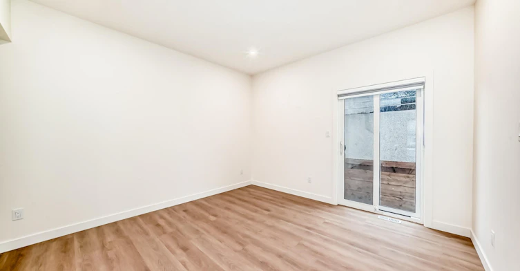 15720 103 Avenue, Edmonton, AB, T5P 0P5 - 15
