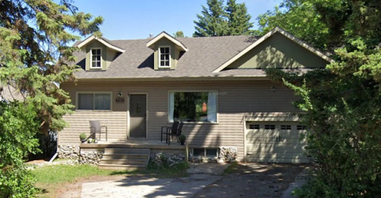 4631 49 Street, Sylvan Lake, AB, T4S 1P2