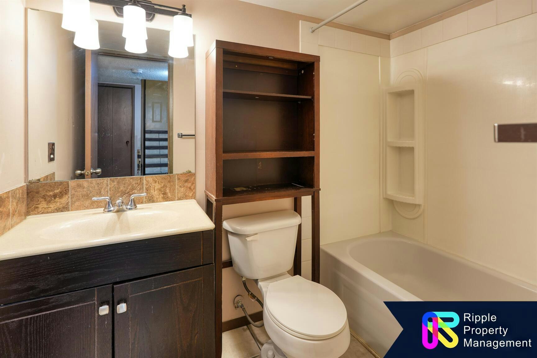E-7712 Bowness Road Northwest, Calgary, AB, T3B 0H1 - 12