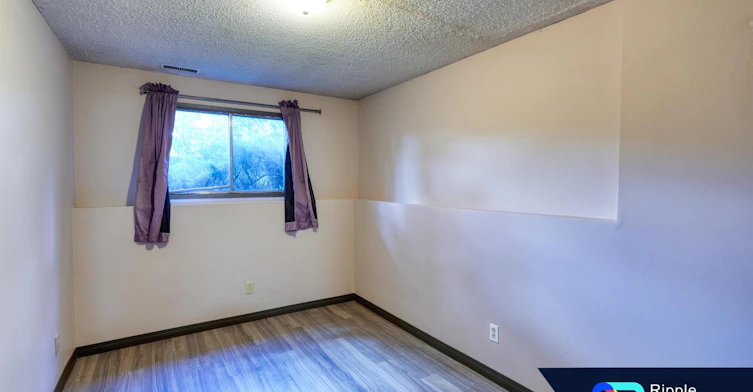 E-7712 Bowness Road Northwest, Calgary, AB, T3B 0H1 - 8