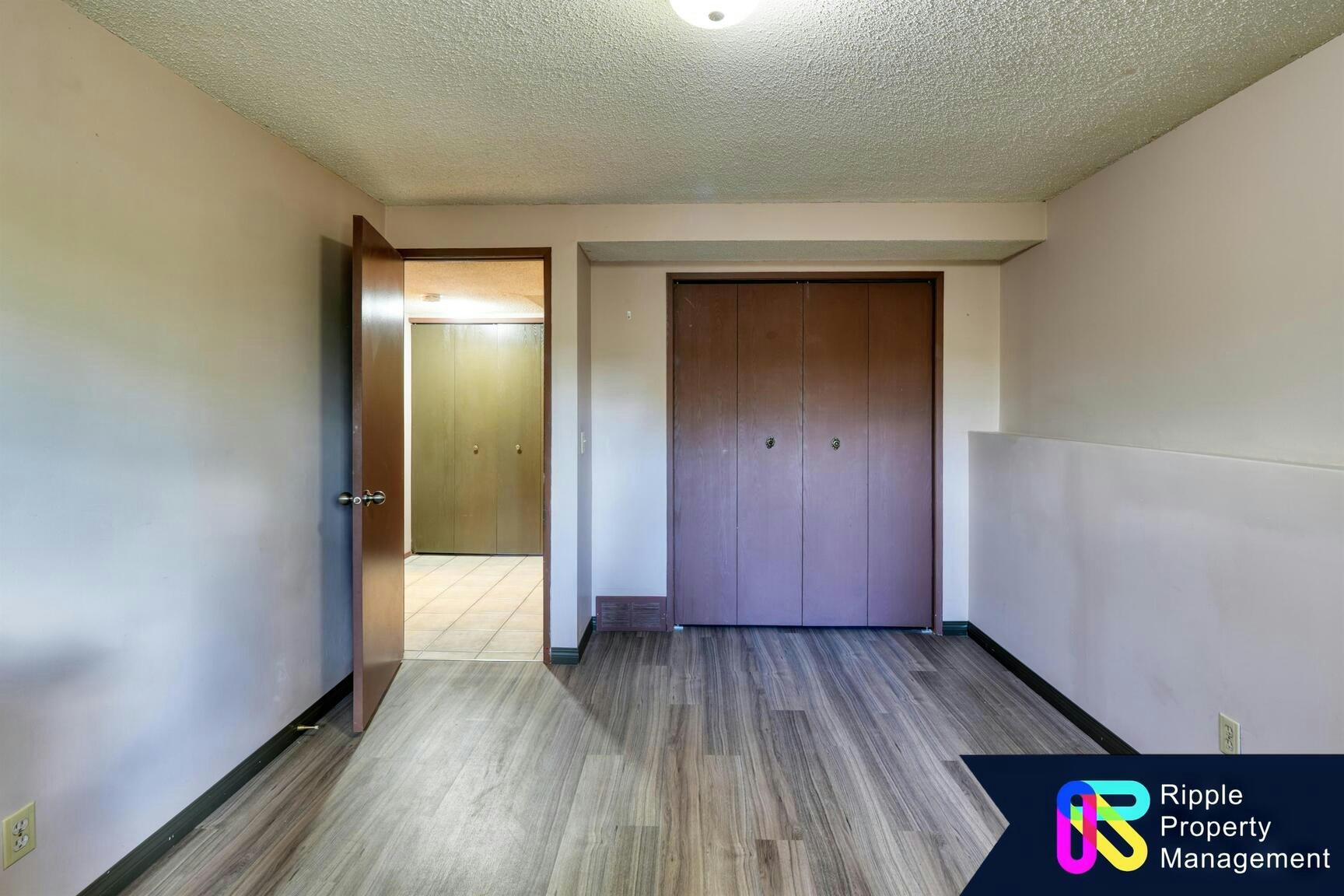 E-7712 Bowness Road Northwest, Calgary, AB, T3B 0H1 - 11