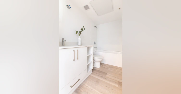 301-127 East 12th Street, North Vancouver, BC, V7L 0H3 - 5