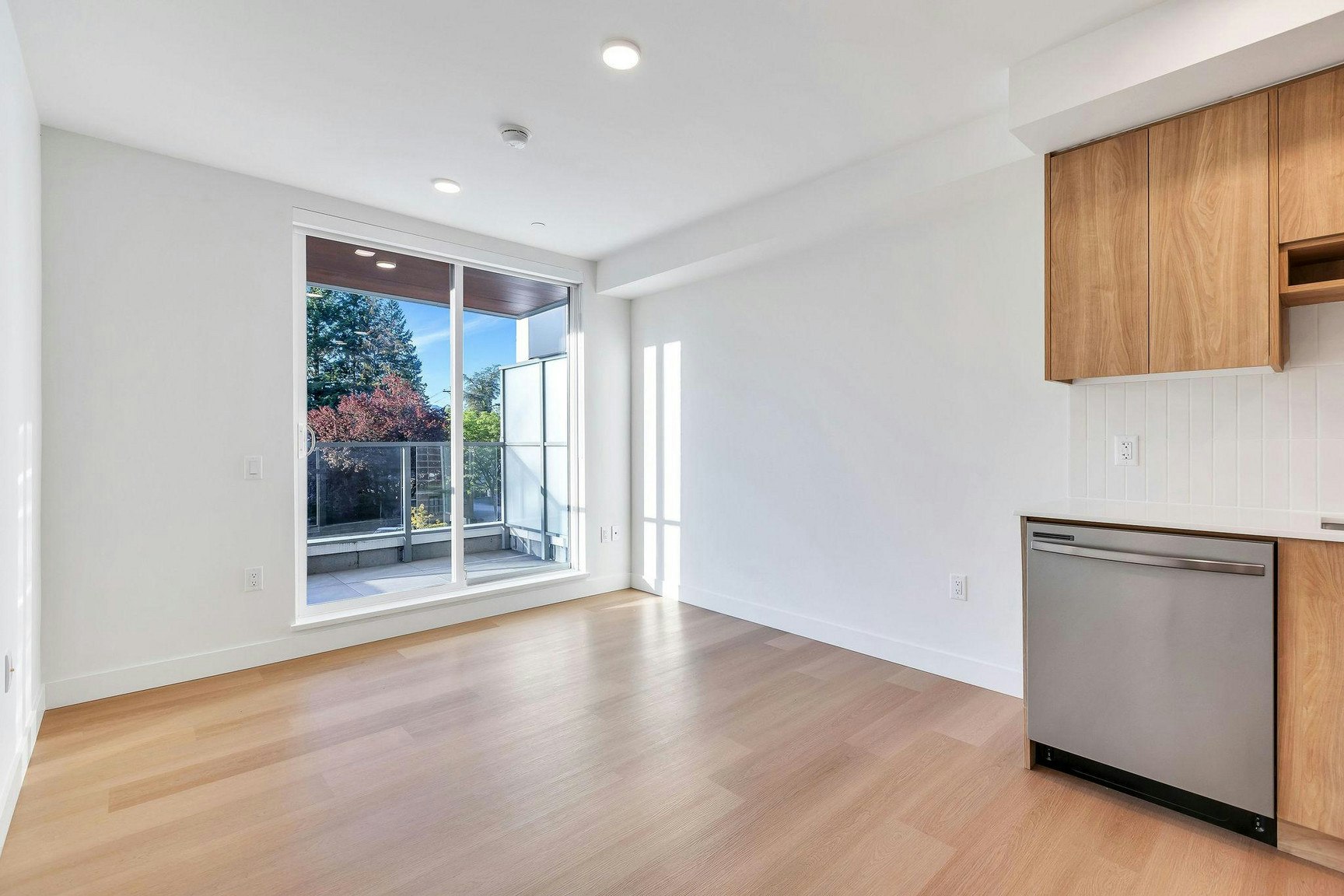 201-1490 West 32nd Avenue, Vancouver, BC, V6H 0C8 - 3