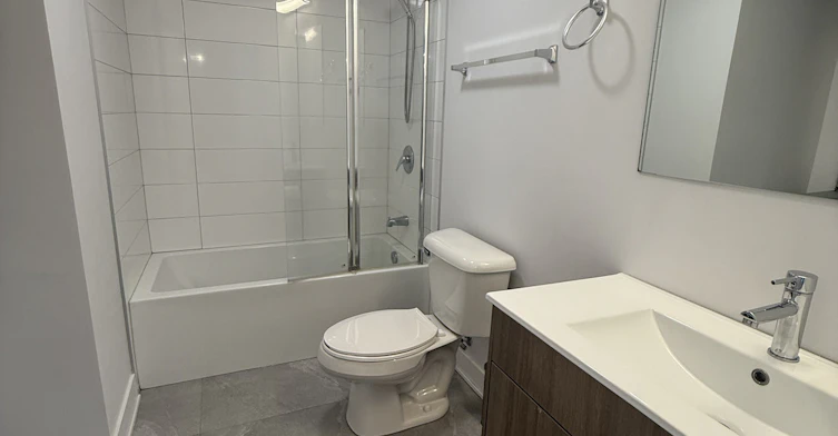250 Hymus Boulevard, Pointe-Claire, QC, H9R 0G6 - 7