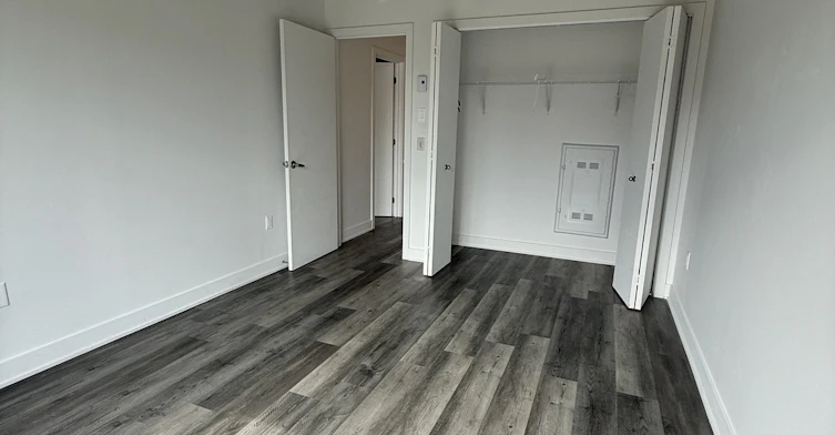 250 Hymus Boulevard, Pointe-Claire, QC, H9R 0G6 - 11