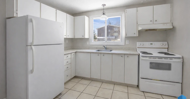 9-96 Du Mont Bleu Boulevard, Gatineau, QC, J8Z 1J4 - 2