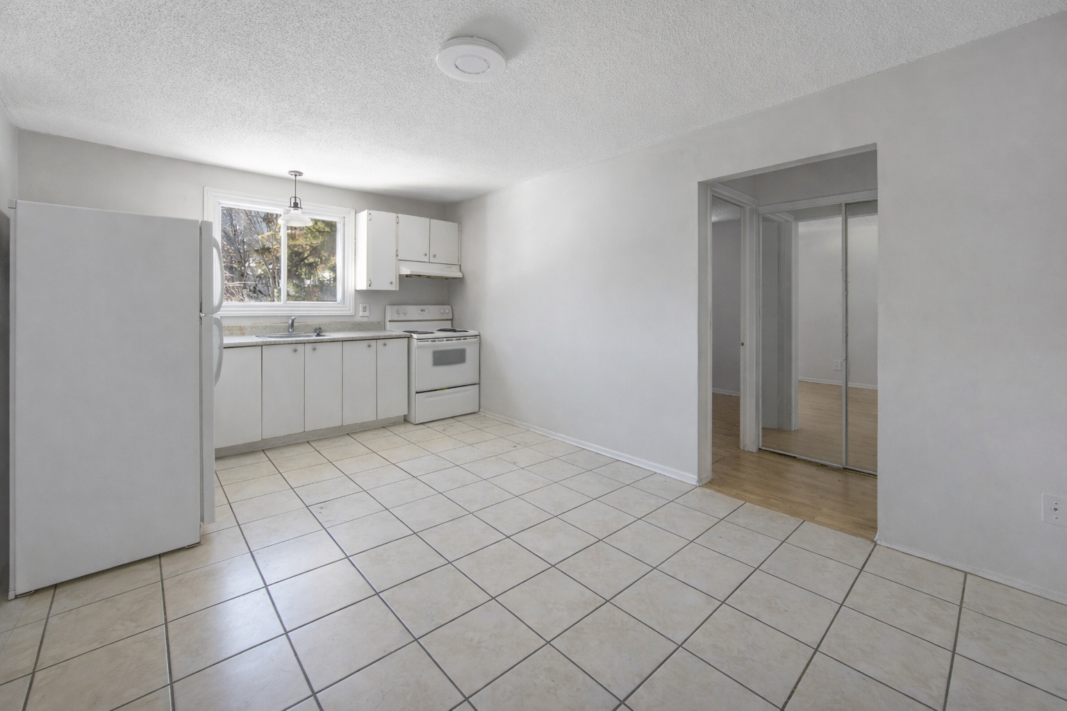 9-96 Du Mont Bleu Boulevard, Gatineau, QC, J8Z 1J4 - 3