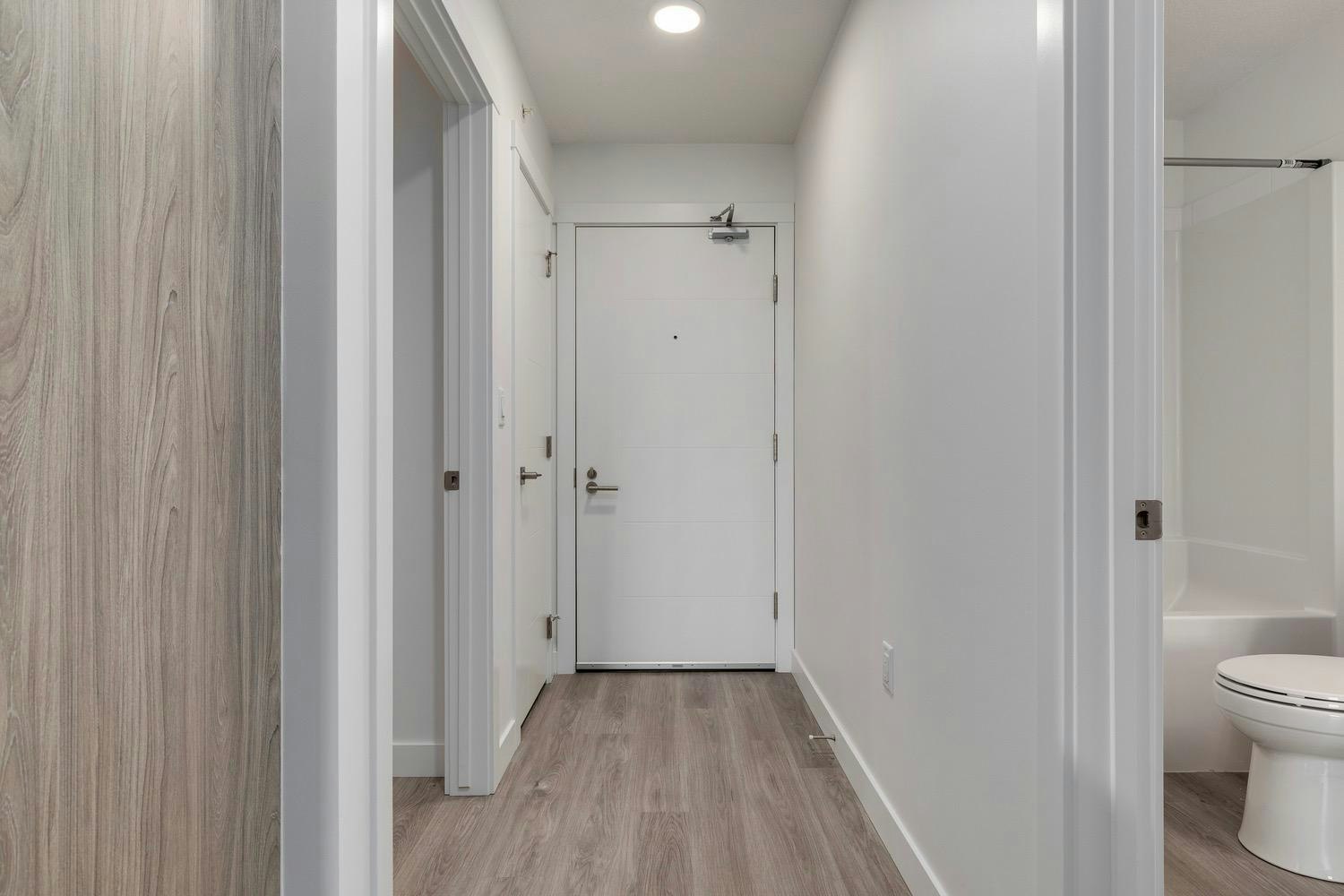 Floor plan B-3350 19 Street Southwest, Calgary, AB, T2T 6V7