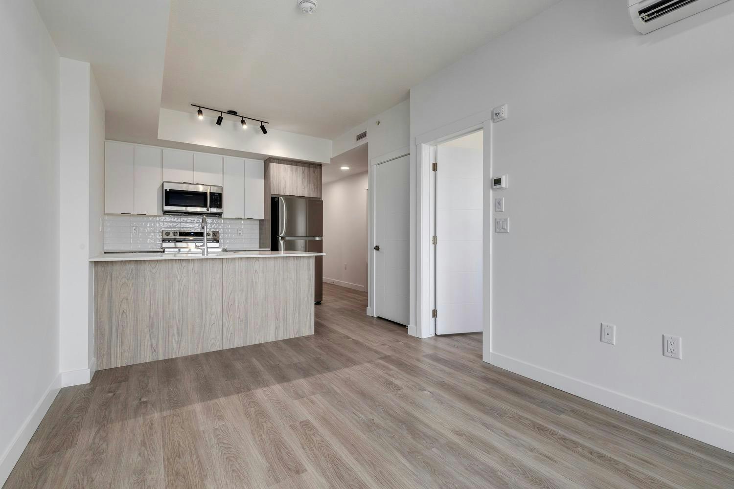 Floor plan B-3350 19 Street Southwest, Calgary, AB, T2T 6V7 - 9