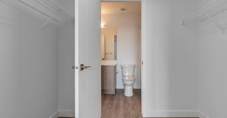 Floor plan T-3350 19 Street Southwest, Calgary, AB, T2T 6V7 - 7