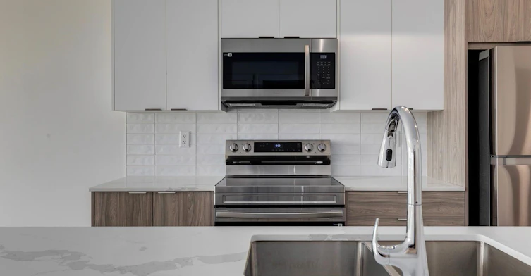 Floor plan T-3350 19 Street Southwest, Calgary, AB, T2T 6V7 - 16