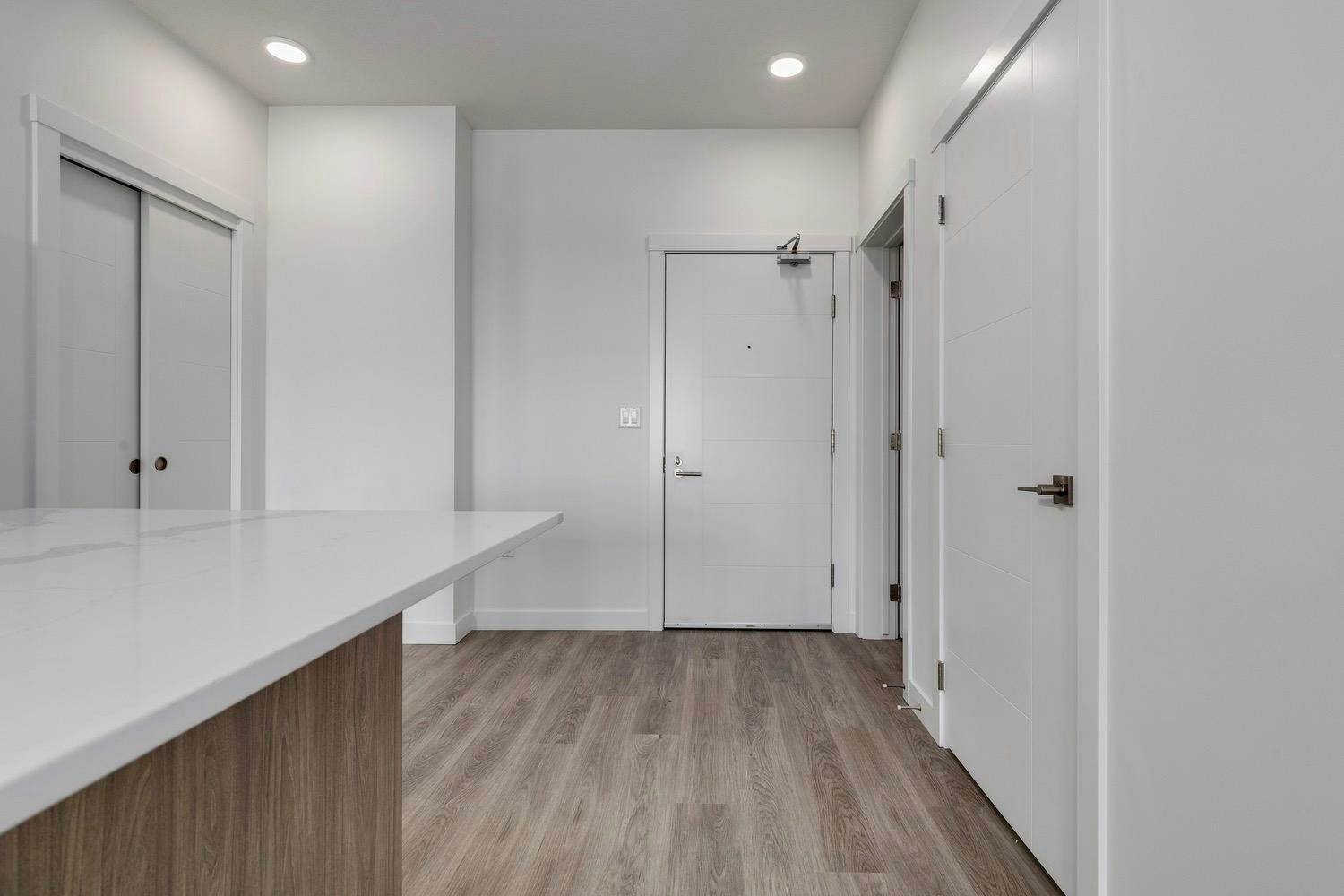 Floor plan T-3350 19 Street Southwest, Calgary, AB, T2T 6V7 - 12