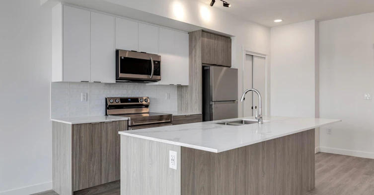 Floor plan T-3350 19 Street Southwest, Calgary, AB, T2T 6V7 - 2