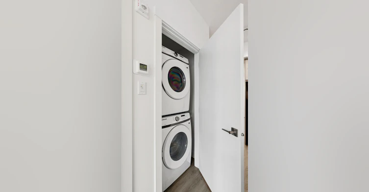 Floor plan C4-3350 19 Street Southwest, Calgary, AB, T2T 6V7 - 5