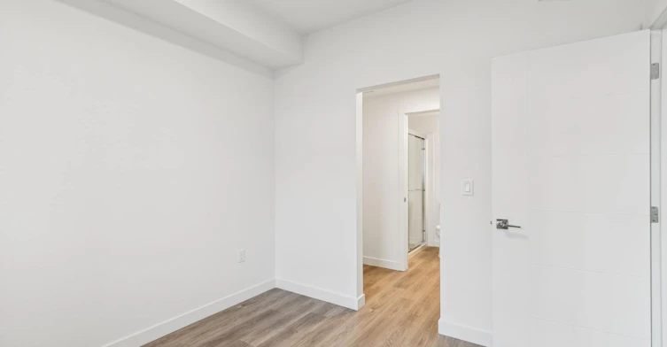 Floor plan C4-3350 19 Street Southwest, Calgary, AB, T2T 6V7 - 11