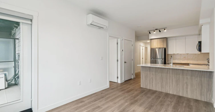Floor plan C4-3350 19 Street Southwest, Calgary, AB, T2T 6V7 - 8
