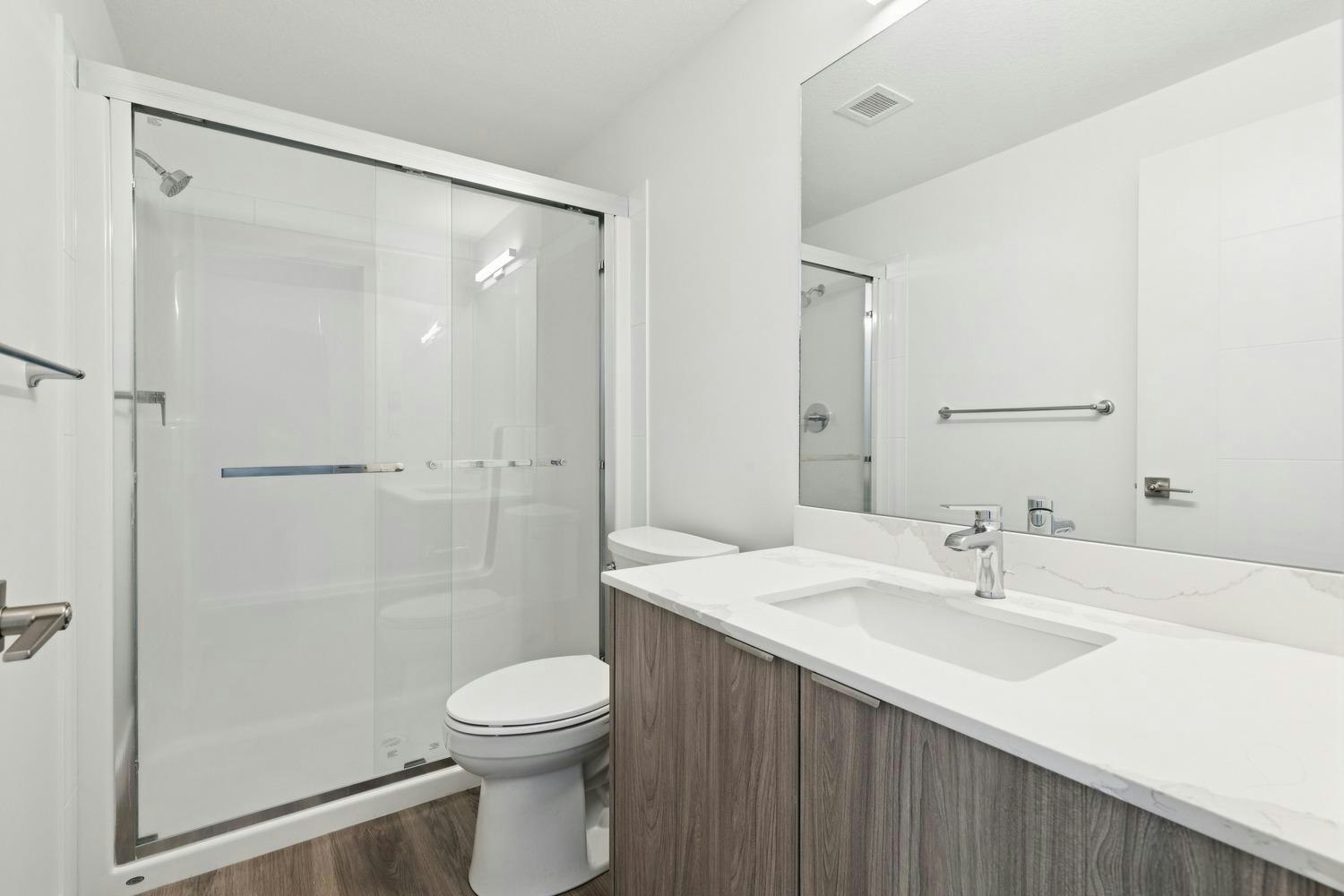 Floor plan E-3350 19 Street Southwest, Calgary, AB, T2T 6V7 - 5