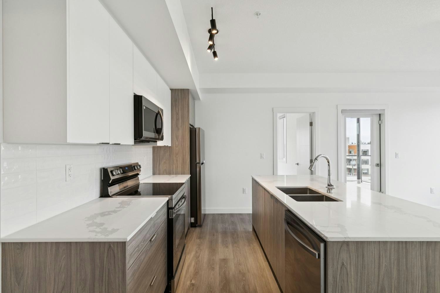 Floor plan E-3350 19 Street Southwest, Calgary, AB, T2T 6V7 - 10