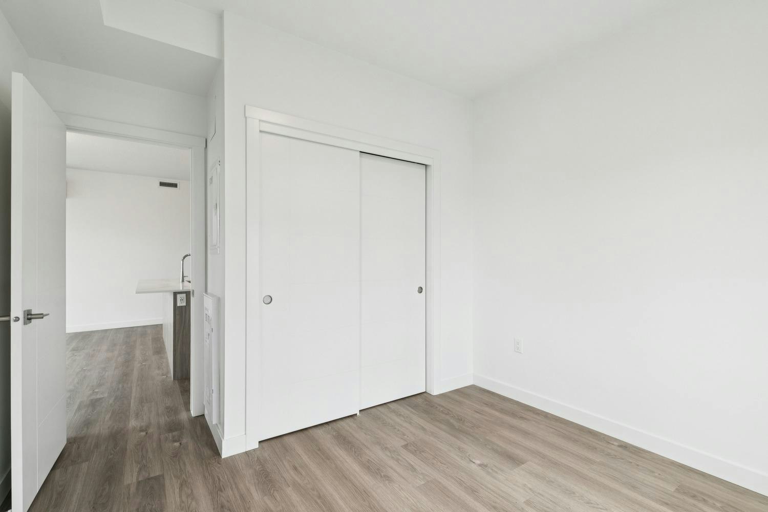 Floor plan E-3350 19 Street Southwest, Calgary, AB, T2T 6V7 - 17