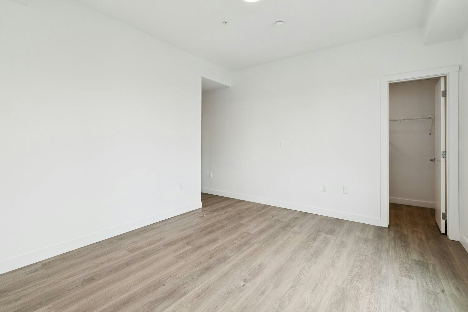 Floor plan E-3350 19 Street Southwest, Calgary, AB, T2T 6V7 - 4