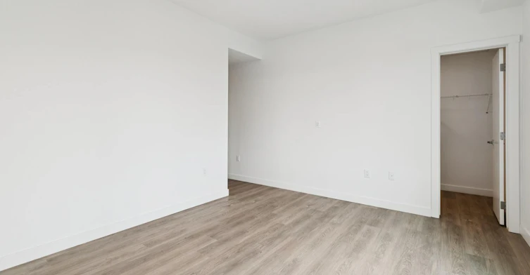 Floor plan E-3350 19 Street Southwest, Calgary, AB, T2T 6V7 - 4