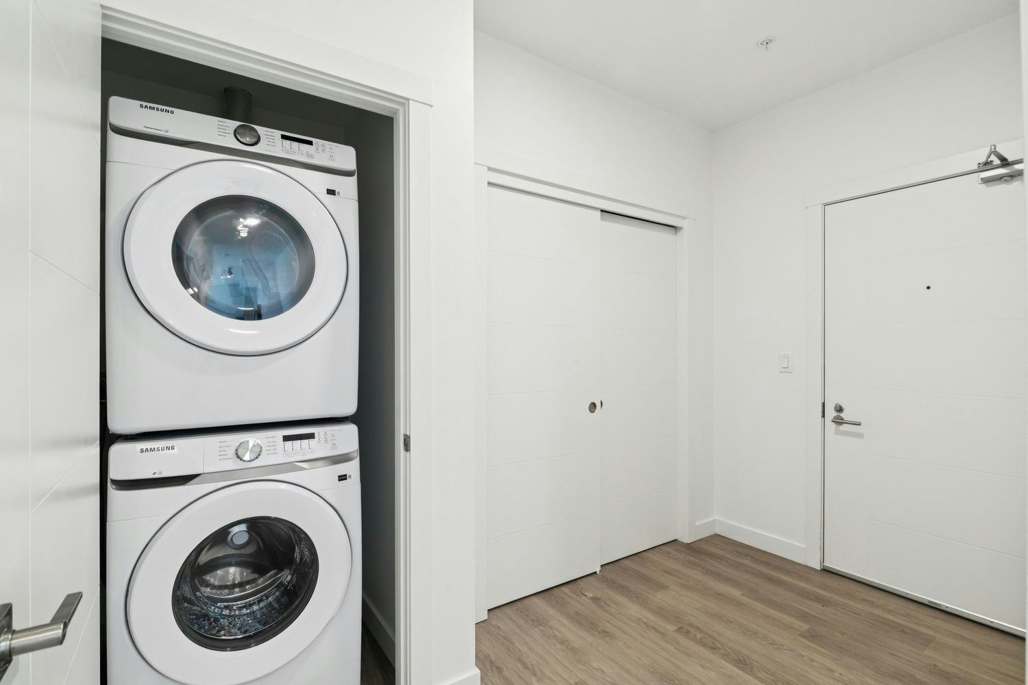 Floor plan E-3350 19 Street Southwest, Calgary, AB, T2T 6V7 - 8