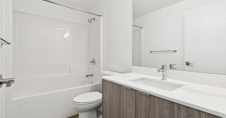 Floor plan E-3350 19 Street Southwest, Calgary, AB, T2T 6V7 - 2