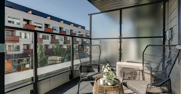3350 19 Street Southwest, Calgary, AB, T2T 6V7 - 3