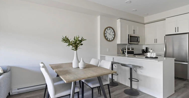 307-540 N Dougall Road, Kelowna, BC - 2