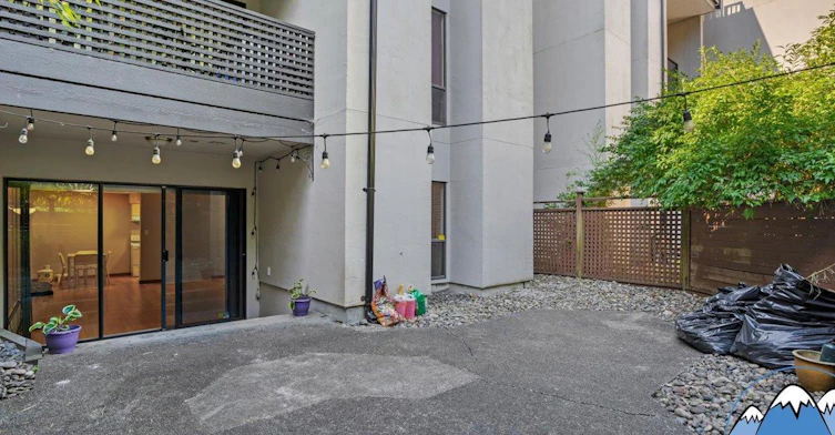 102-1945 Woodway Place, Burnaby, BC, V5B 4S4 - 19