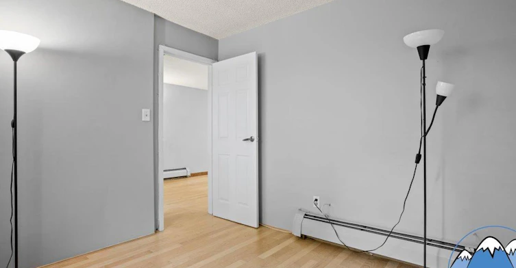 102-1945 Woodway Place, Burnaby, BC, V5B 4S4 - 14