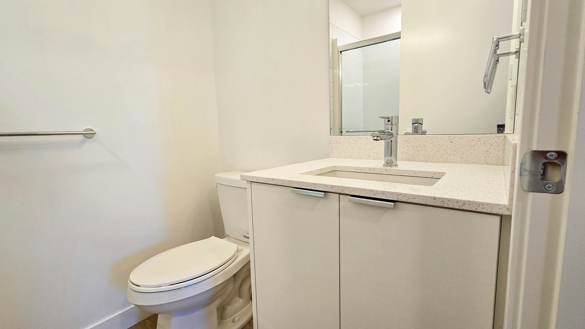2105-8500 19 Avenue Southeast, Calgary, AB, T2A 7W8 - 8